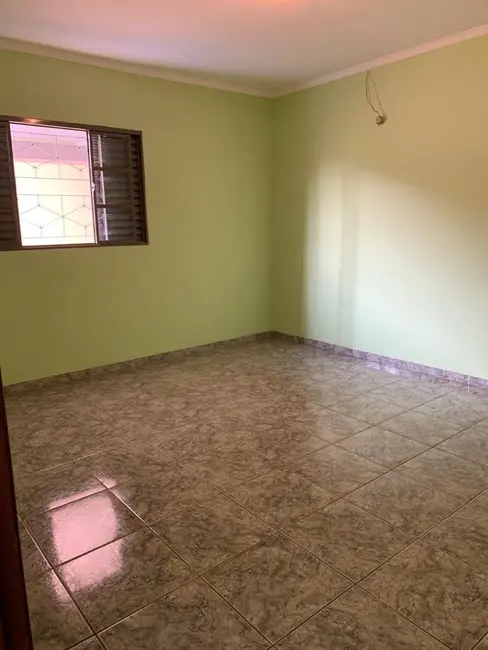 Foto 4 de Casa com 1 quarto para alugar, 150m2 em Jardim Pedro Ometto, Jau - SP