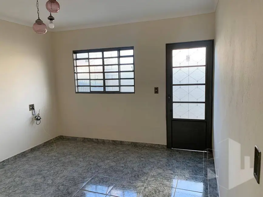 Foto 3 de Casa com 1 quarto para alugar, 150m2 em Jardim Pedro Ometto, Jau - SP
