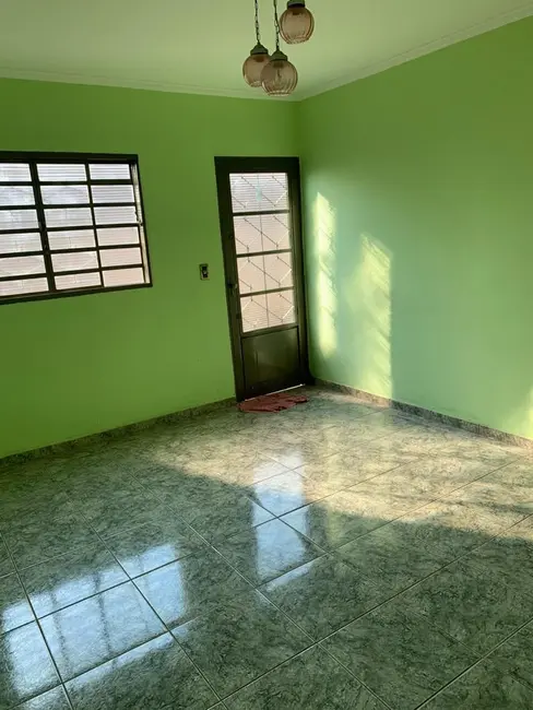 Foto 3 de Casa com 1 quarto para alugar, 150m2 em Jardim Pedro Ometto, Jau - SP