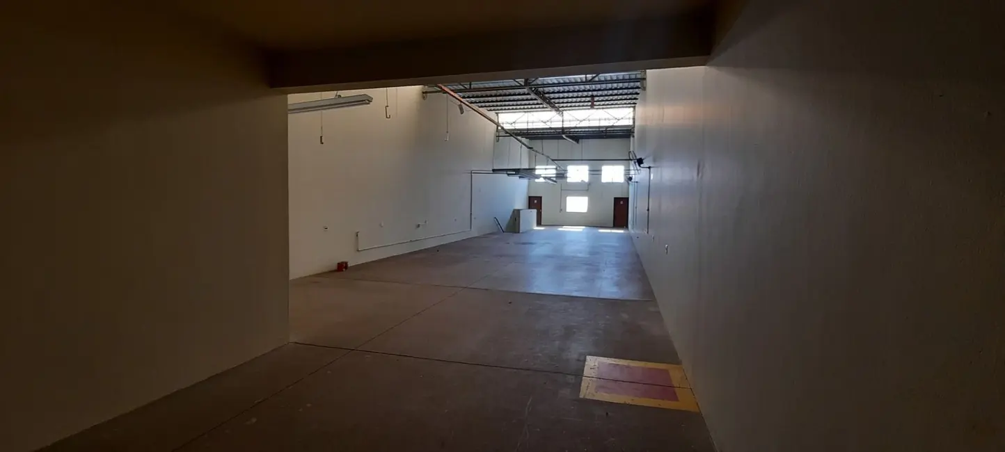 Foto 1 de Armazém / Galpão para alugar, 335m2 em Vila Carvalho, Jau - SP