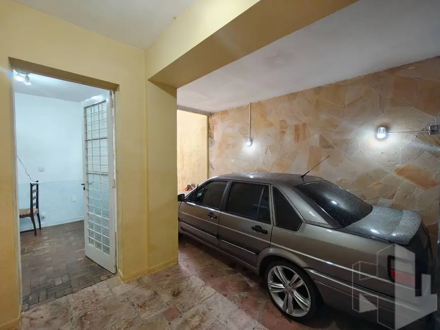 Casa com 3 quartos para alugar, 380m2 em Centro, Jau - SP - imagem 3 Foto 3 de Casa com 3 quartos para alugar, 380m2 em Centro, Jau - SP