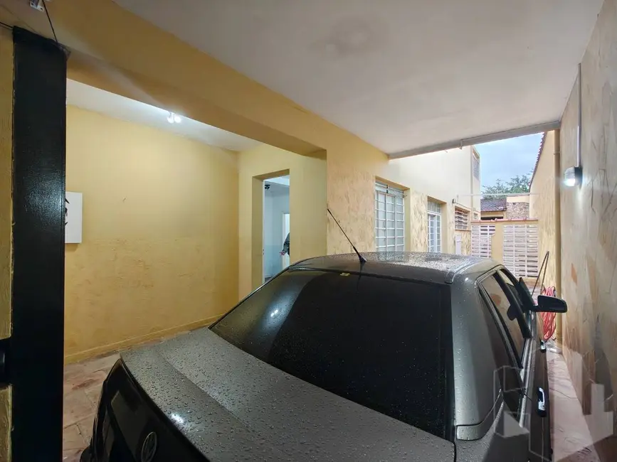 Casa com 3 quartos para alugar, 380m2 em Centro, Jau - SP - imagem 2 Foto 2 de Casa com 3 quartos para alugar, 380m2 em Centro, Jau - SP