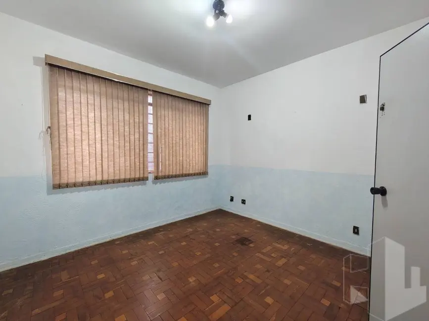 Casa com 3 quartos para alugar, 380m2 em Centro, Jau - SP - imagem 9 Foto 9 de Casa com 3 quartos para alugar, 380m2 em Centro, Jau - SP