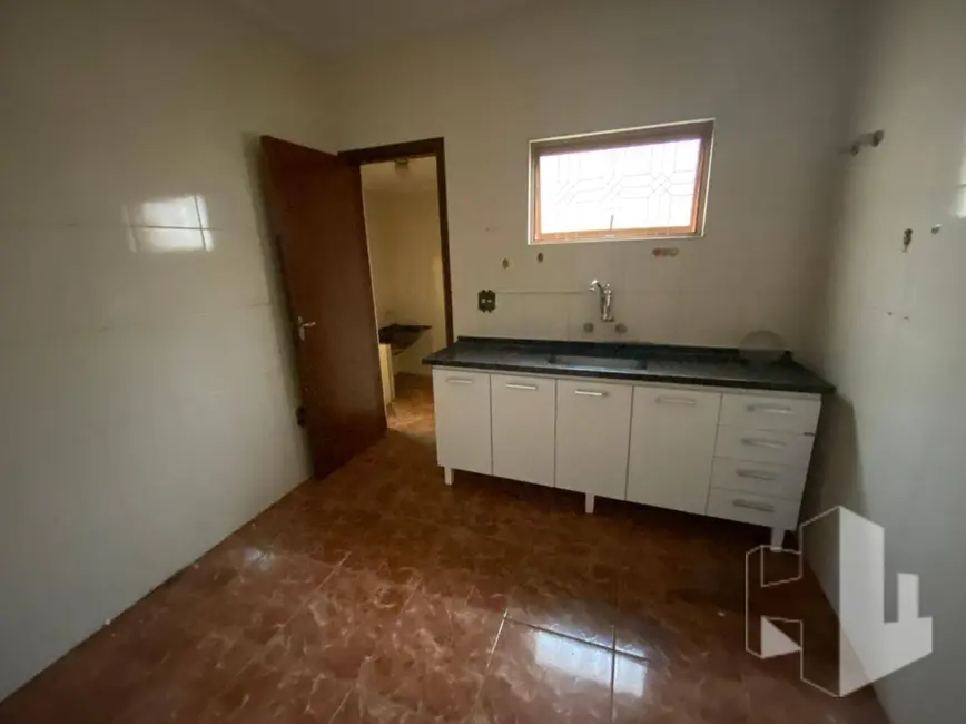 Foto 2 de Casa com 3 quartos para alugar, 180m2 em Jardim Ferreira Dias, Jau - SP