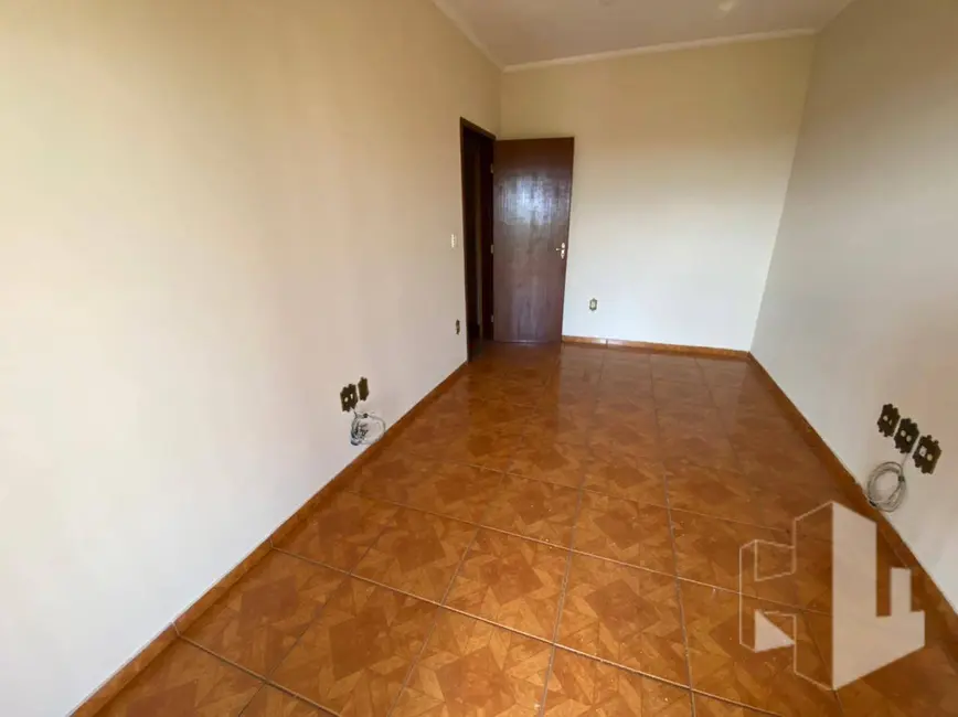 Foto 7 de Casa com 3 quartos para alugar, 180m2 em Jardim Ferreira Dias, Jau - SP