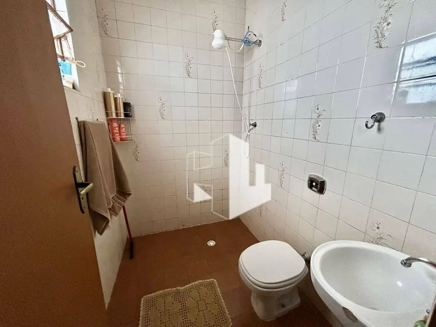 Foto 7 de Casa com 4 quartos à venda, 250m2 em Jardim Santa Helena, Jau - SP