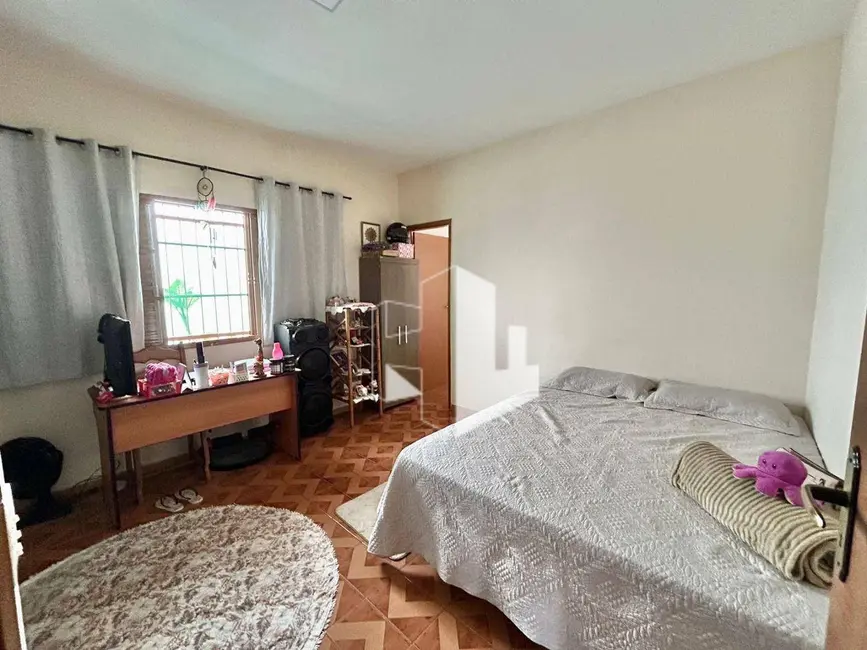Foto 2 de Casa com 4 quartos à venda, 250m2 em Jardim Santa Helena, Jau - SP
