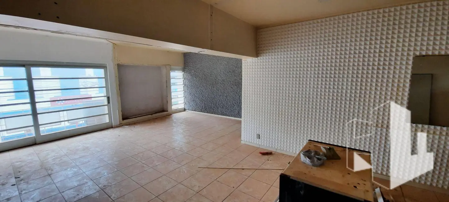 Foto 4 de Casa com 3 quartos à venda e para alugar, 300m2 em Centro, Jau - SP