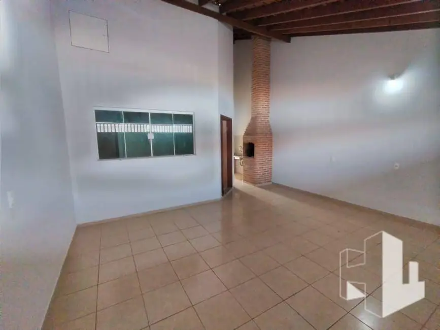 Foto 2 de Casa com 3 quartos para alugar, 275m2 em Jardim Dona Emília, Jau - SP