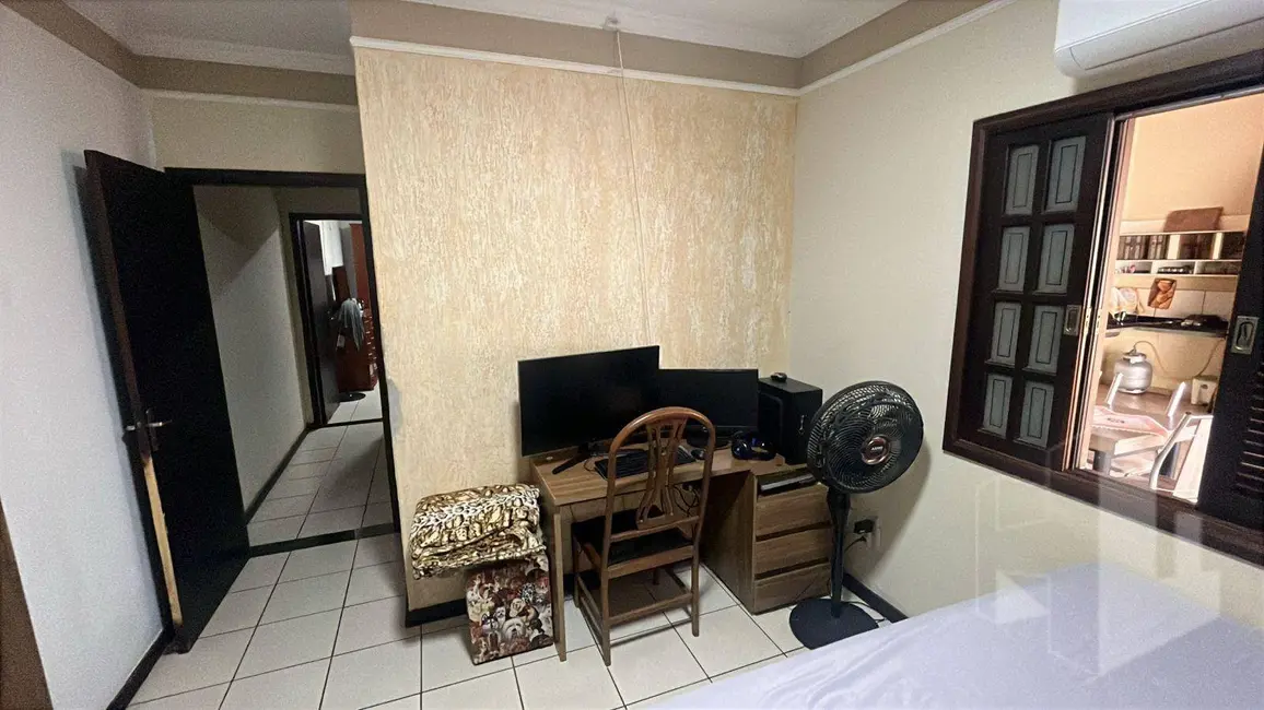 Foto 7 de Casa com 2 quartos à venda, 250m2 em Jardim Parati, Jau - SP