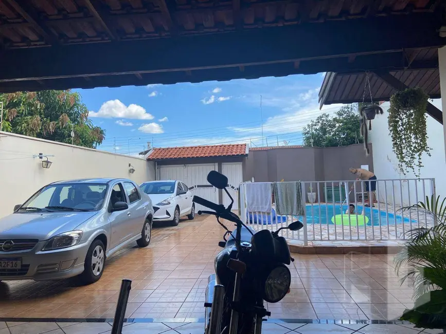 Foto 1 de Casa com 2 quartos à venda, 250m2 em Jardim Parati, Jau - SP