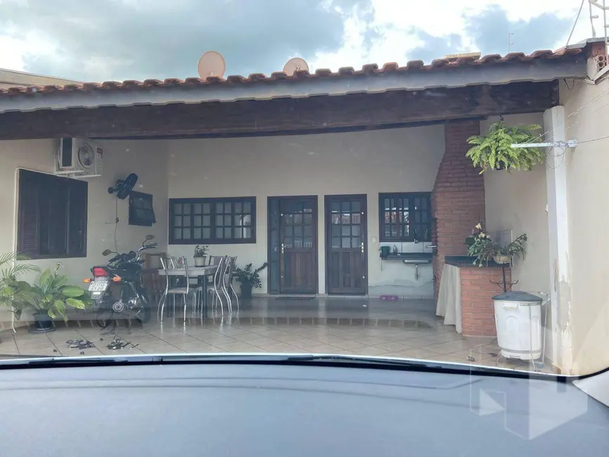 Foto 2 de Casa com 2 quartos à venda, 250m2 em Jardim Parati, Jau - SP