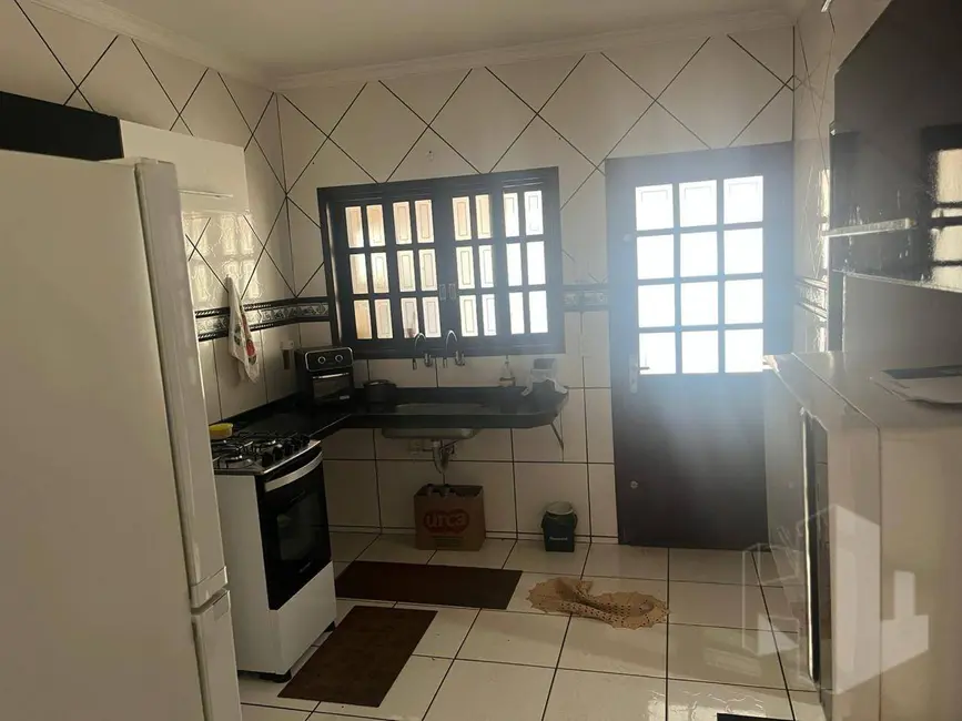 Foto 4 de Casa com 2 quartos à venda, 250m2 em Jardim Parati, Jau - SP