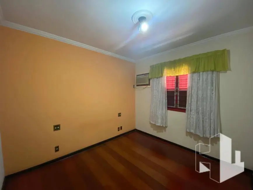 Foto 9 de Casa com 4 quartos para alugar, 250m2 em Chácara Braz Miraglia, Jau - SP