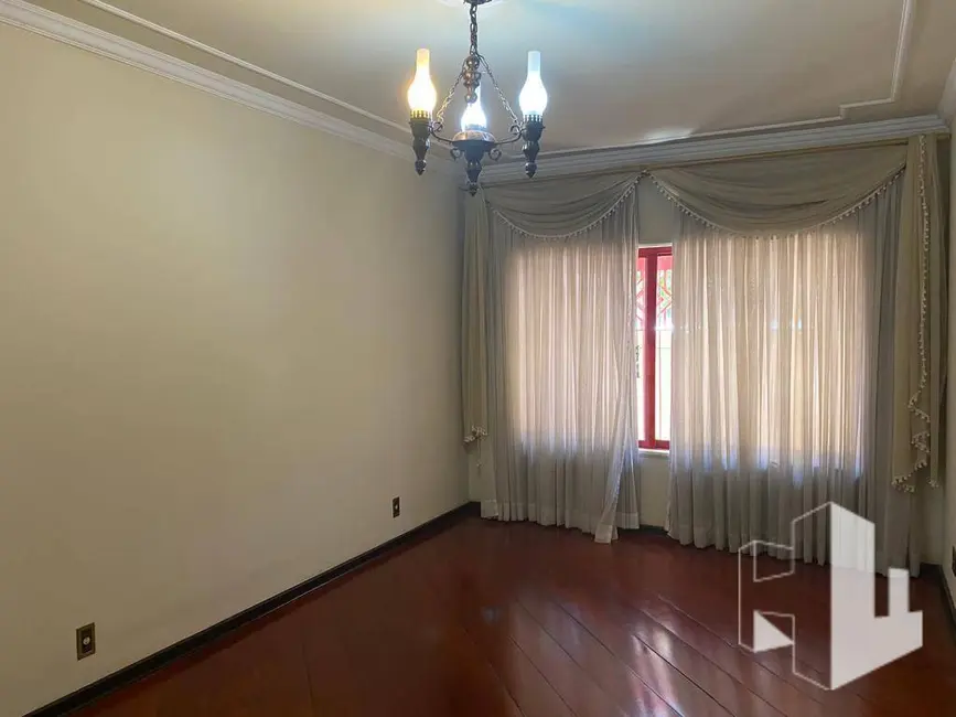 Foto 4 de Casa com 4 quartos para alugar, 250m2 em Chácara Braz Miraglia, Jau - SP