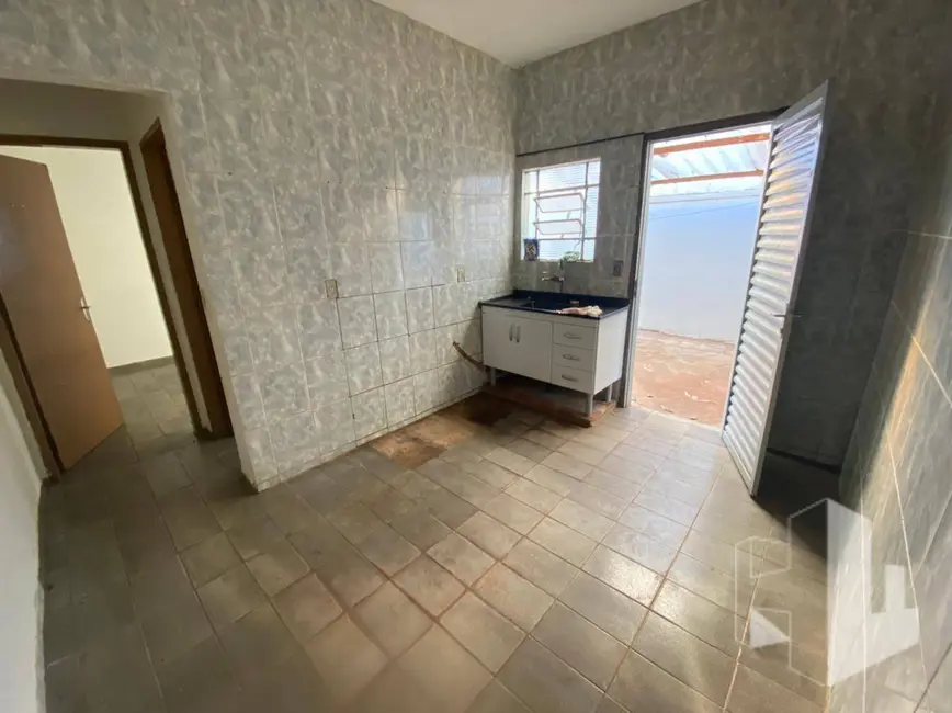 Foto 1 de Casa com 1 quarto à venda, 150m2 em Jardim Orlando Chesini Ometto, Jau - SP