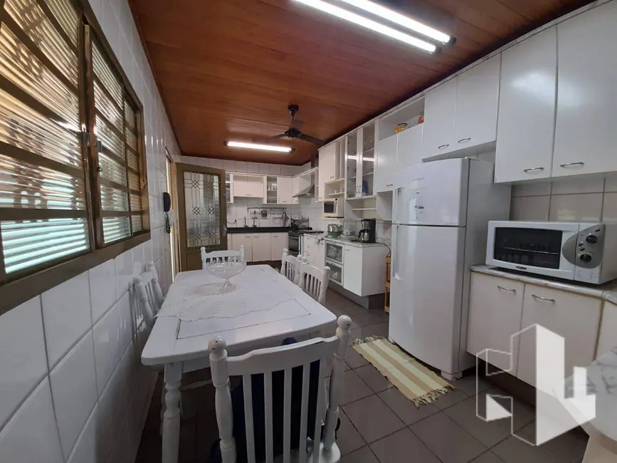 Foto 4 de Casa com 3 quartos à venda, 250m2 em Jardim Ferreira Dias, Jau - SP