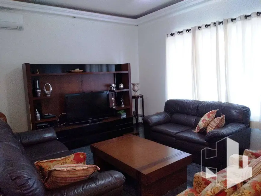 Foto 3 de Casa com 3 quartos à venda, 250m2 em Jardim Ferreira Dias, Jau - SP