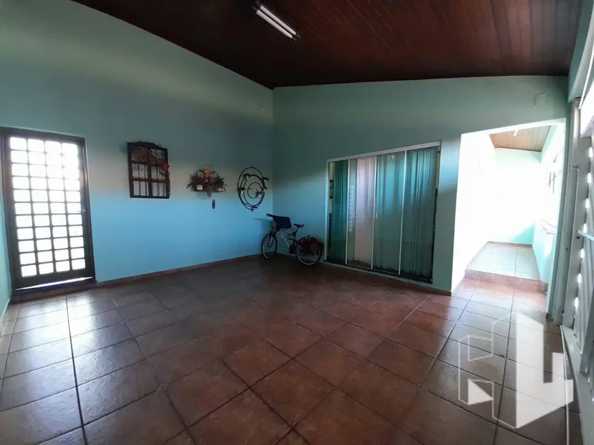Foto 1 de Casa com 3 quartos à venda, 250m2 em Jardim Ferreira Dias, Jau - SP