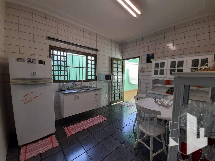 Foto 5 de Casa com 3 quartos à venda, 250m2 em Jardim Ferreira Dias, Jau - SP