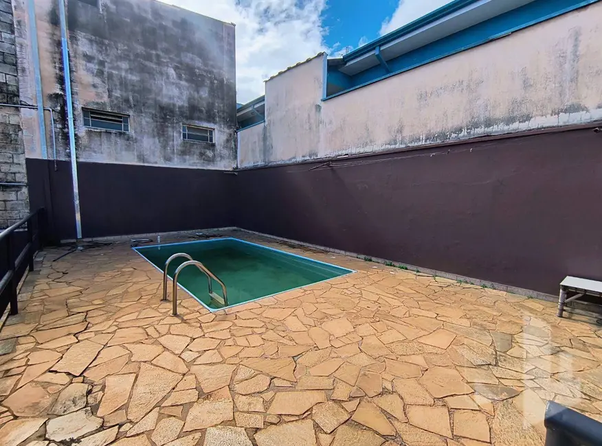 Foto 9 de Casa com 3 quartos para alugar, 180m2 em Jardim Carolina, Jau - SP