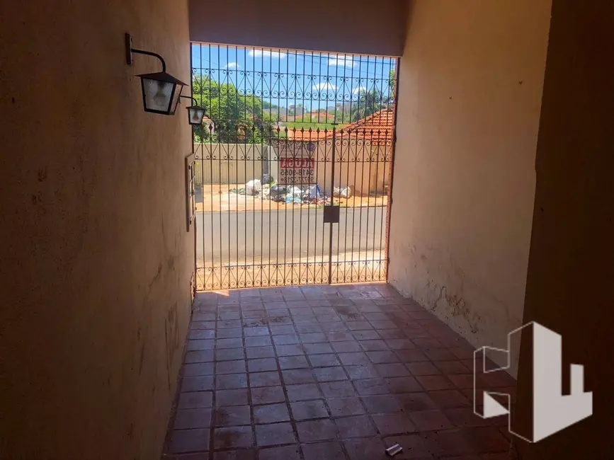Foto 3 de Casa com 3 quartos para alugar, 180m2 em Santo Antônio, Jau - SP
