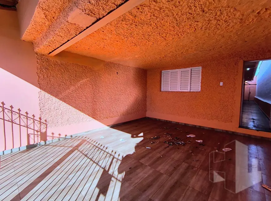Casa com 2 quartos para alugar, 180m2 em Vila Industrial, Jau - SP - imagem 2 Foto 2 de Casa com 2 quartos para alugar, 180m2 em Vila Industrial, Jau - SP