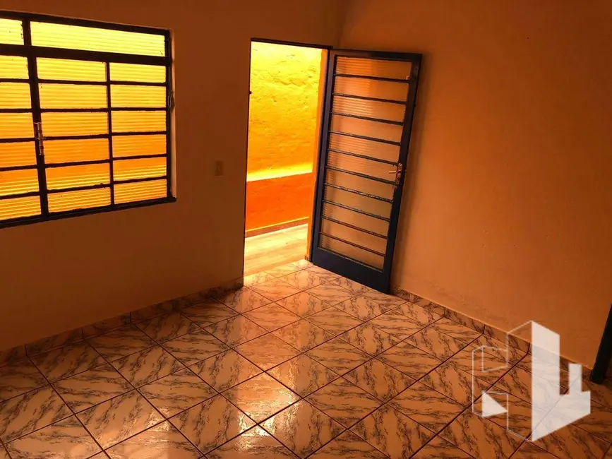 Foto 3 de Casa com 2 quartos para alugar, 180m2 em Vila Industrial, Jau - SP