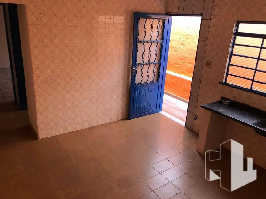 Foto 5 de Casa com 2 quartos para alugar, 180m2 em Vila Industrial, Jau - SP