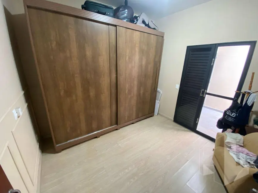 Foto 9 de Casa com 3 quartos à venda, 300m2 em Jardim Parati, Jau - SP