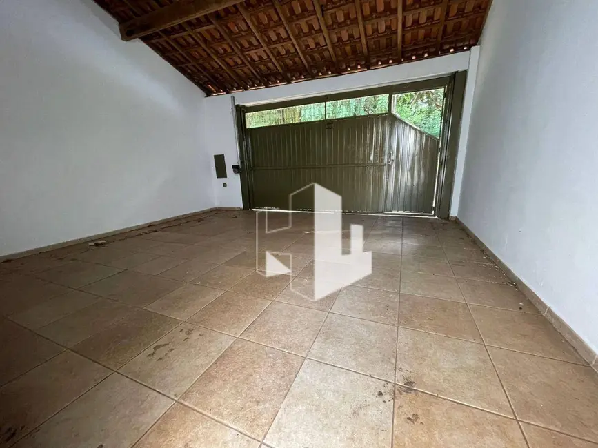 Foto 3 de Casa com 2 quartos para alugar, 150m2 em Chácara Flora, Jau - SP