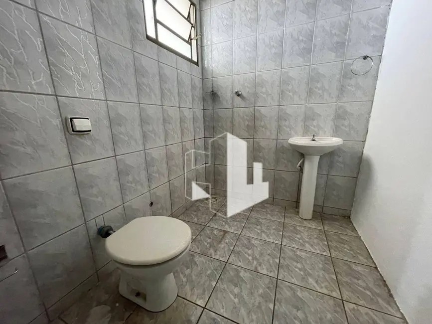 Foto 9 de Casa com 2 quartos para alugar, 150m2 em Chácara Flora, Jau - SP