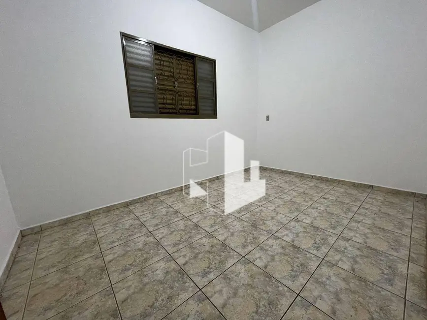 Foto 8 de Casa com 2 quartos para alugar, 150m2 em Chácara Flora, Jau - SP