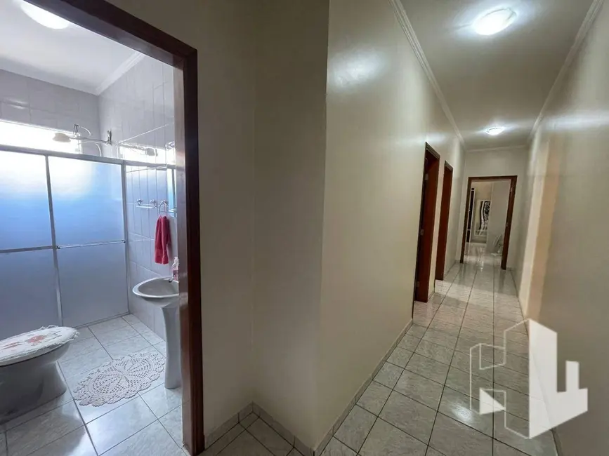 Foto 4 de Casa com 3 quartos à venda, 175m2 em Jardim Olímpia, Jau - SP