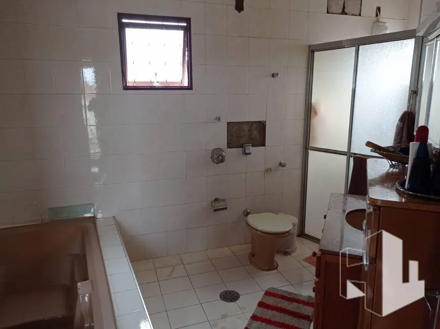 Foto 5 de Casa com 4 quartos à venda, 245m2 em Jardim Regina, Jau - SP