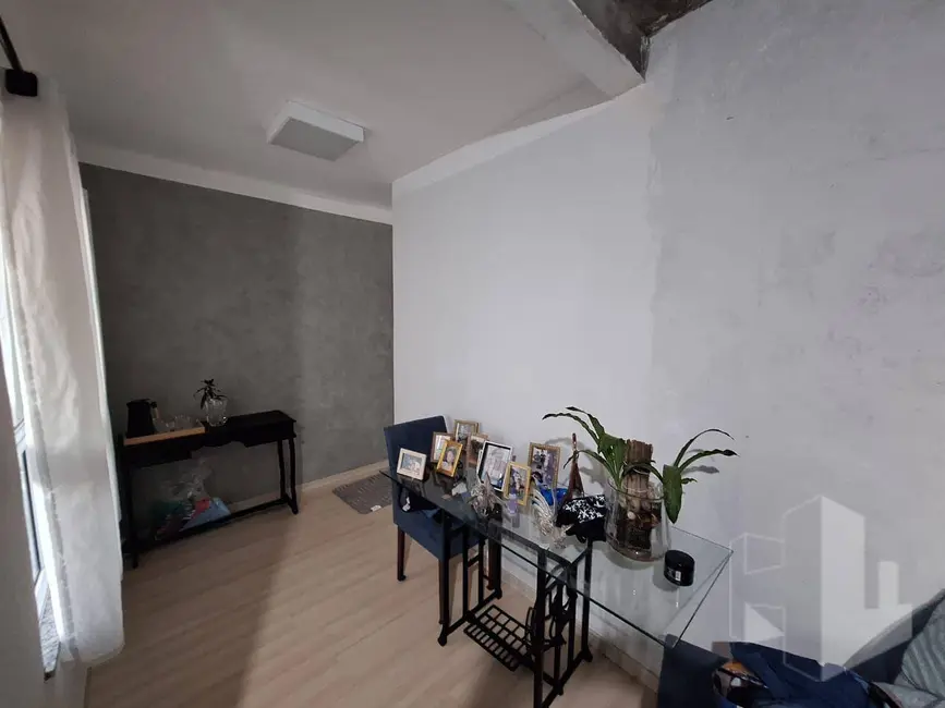 Foto 3 de Casa com 2 quartos à venda, 200m2 em Jardim Itatiaia, Jau - SP