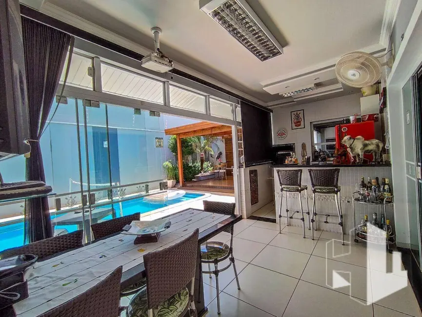 Foto 3 de Casa com 3 quartos à venda, 360m2 em Jardim Parati, Jau - SP