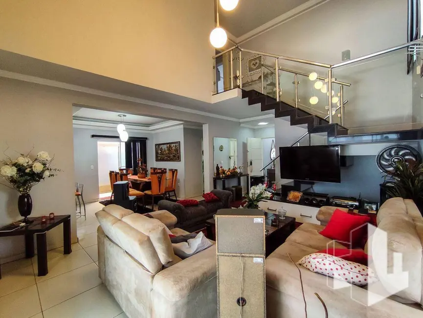 Foto 5 de Casa com 3 quartos à venda, 360m2 em Jardim Parati, Jau - SP