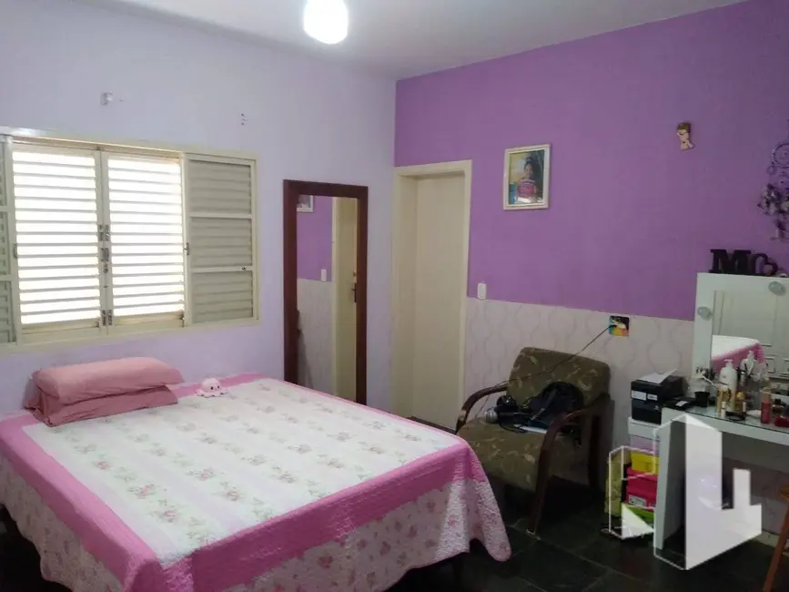 Foto 6 de Casa com 4 quartos à venda, 390m2 em Chácara Peccioli, Jau - SP