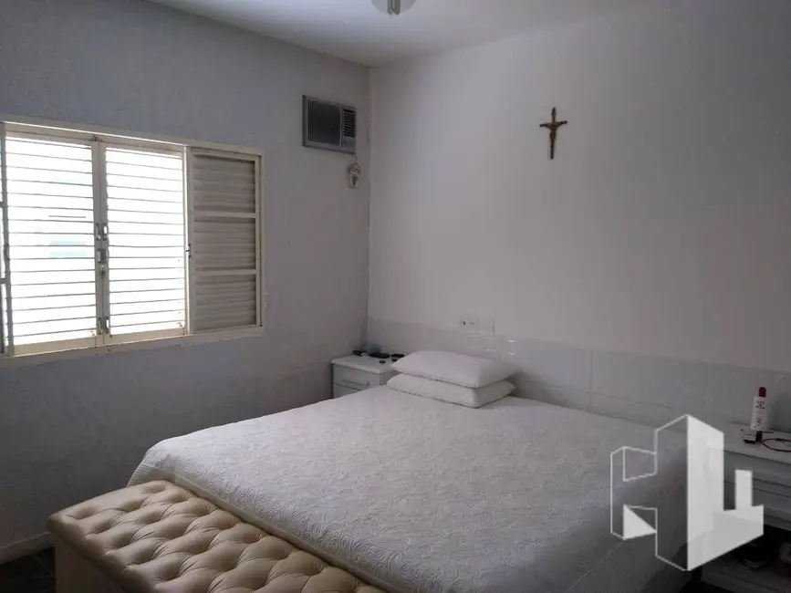 Foto 9 de Casa com 4 quartos à venda, 390m2 em Chácara Peccioli, Jau - SP