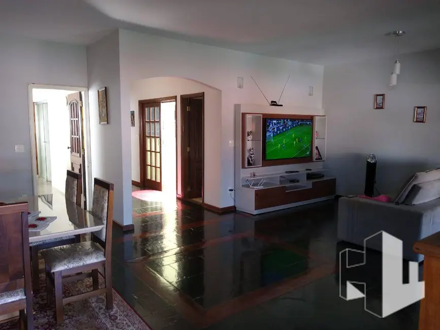 Foto 3 de Casa com 4 quartos à venda, 390m2 em Chácara Peccioli, Jau - SP
