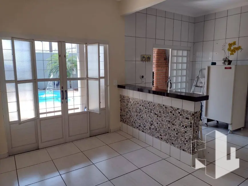 Foto 6 de Casa com 2 quartos à venda, 190m2 em Jardim das Paineiras, Jau - SP