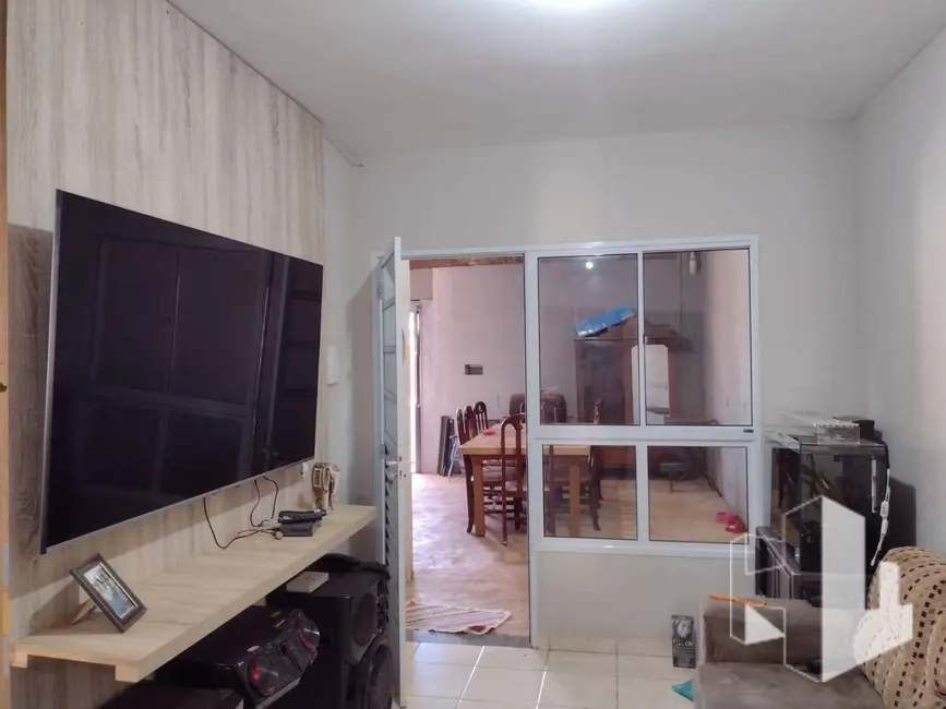 Foto 3 de Casa de Condomínio com 2 quartos à venda, 180m2 em Jardim Juliana, Jau - SP