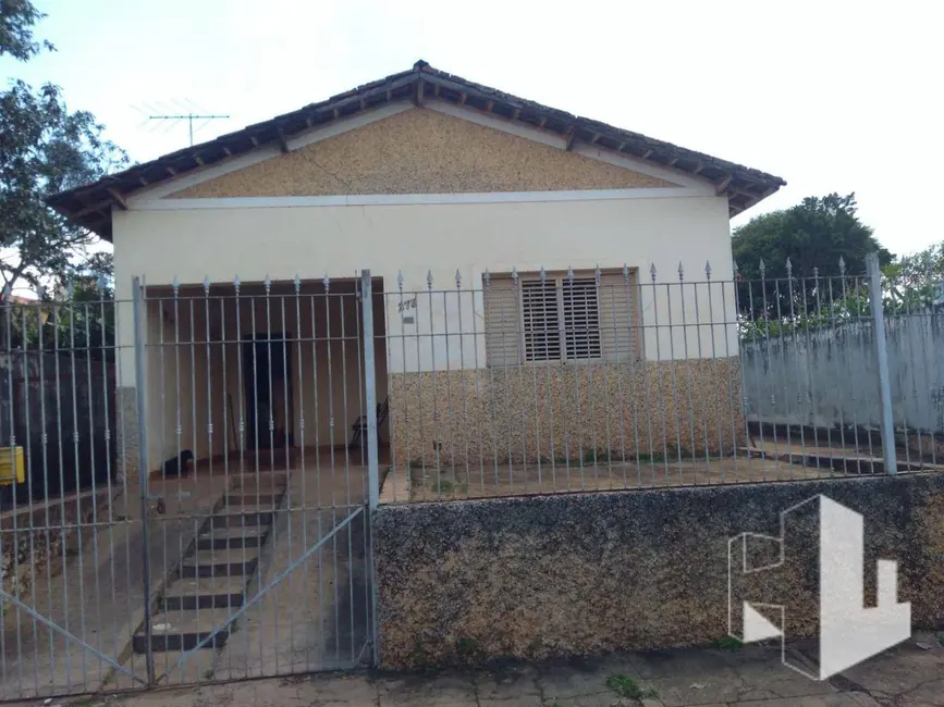 Foto 1 de Casa com 3 quartos à venda, 300m2 em Dois Corregos - SP