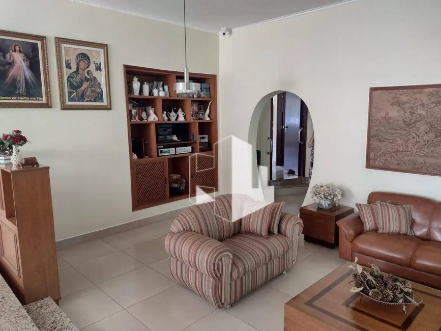 Foto 3 de Casa com 6 quartos à venda, 792m2 em Jardim Maria Luiza I, Jau - SP