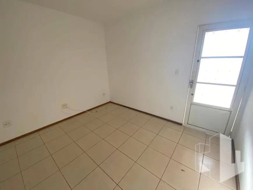 Foto 3 de Kitnet com 1 quarto para alugar, 30m2 em Jardim Ferreira Dias, Jau - SP