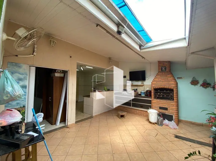 Foto 2 de Casa com 3 quartos à venda, 180m2 em Jardim Olímpia, Jau - SP