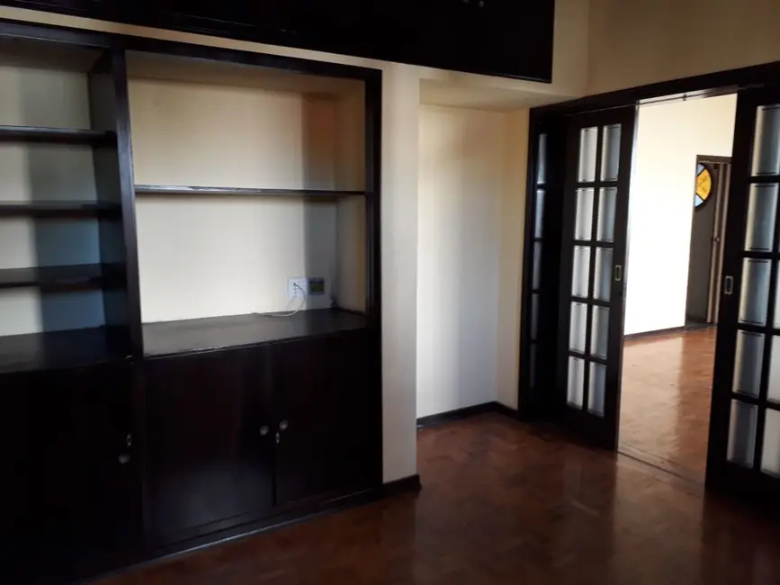 Foto 4 de Casa com 4 quartos à venda, 1250m2 em Vila Brasil, Jau - SP