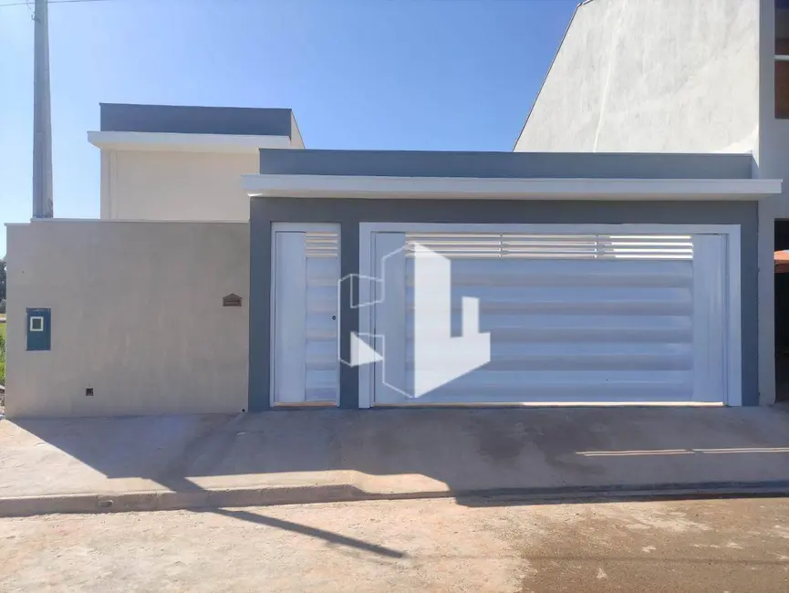 Foto 1 de Casa com 2 quartos à venda, 200m2 em Bariri - SP