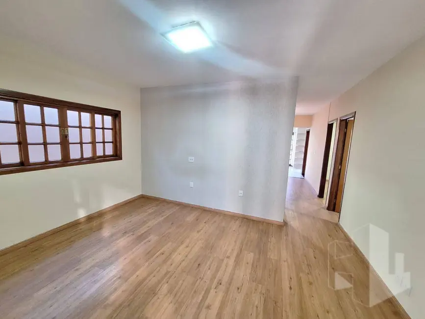 Foto 5 de Casa com 3 quartos à venda, 250m2 em Conjunto Residencial Bernardi, Jau - SP